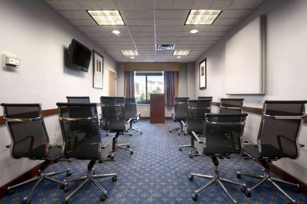 Wingate by Wyndham Augusta/Fort Eisenhower image 9